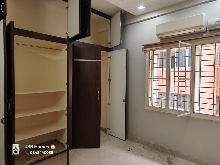 Room, east marredpally 3 Bedroom 1650 Sq.Ft. Apartment In East Marredpally Hyderabad 9306333