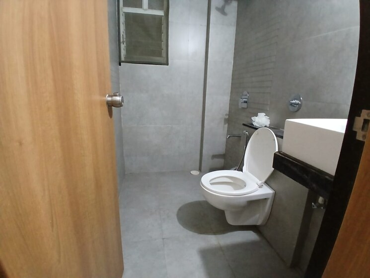 Bathroom, kohinoor-zen-estate 2 Bedroom 747 Sq.Ft. Apartment In Kharadi Pune 9306370