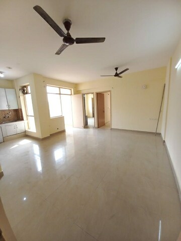 Room in 2 BHK Apartment at Ninex RMG Residency, Sector 37c – for Rent