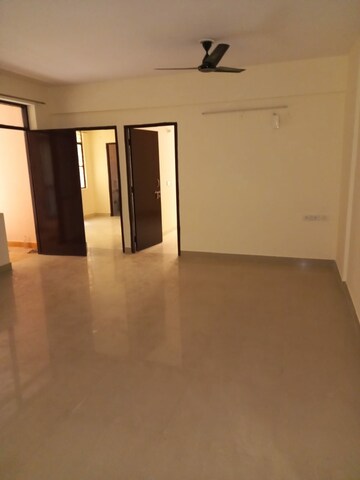 2 BHK Apartment For Rent in Ninex RMG Residency, Sector 37c