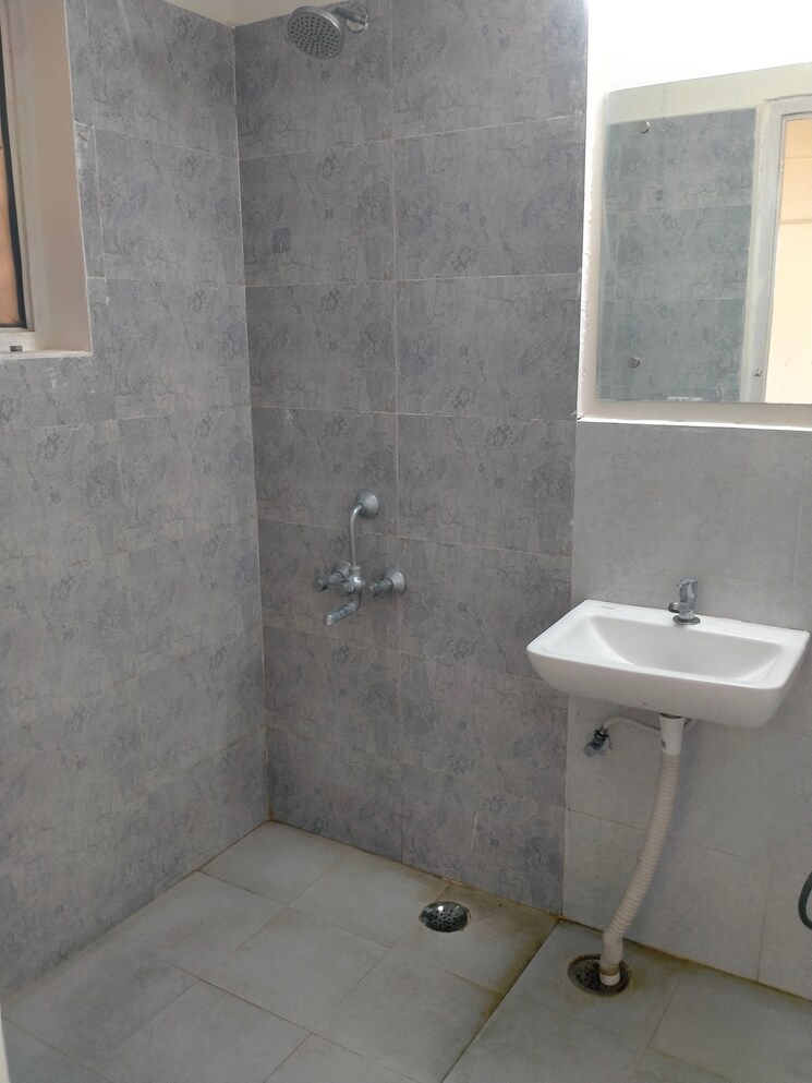 Bathroom, suncity-avenue-76 2 Bedroom 735 Sq.Ft. Apartment In Sector 76 Gurgaon 9306405