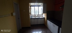 Room in 3 BHK Apartment at Khar West – for Rent