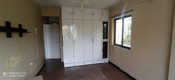 Bedroom in 3 BHK Apartment at Khar West – for Rent