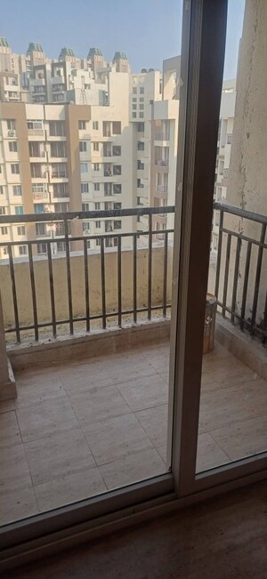 2 BHK Apartment For Rent in Amrapali Golf Homes, Sector 4 Greater Noida