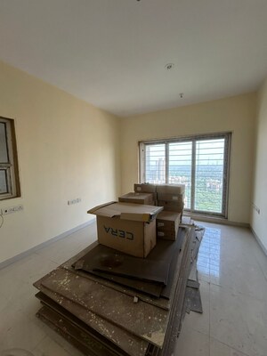 Room in 3 BHK Apartment at Ghodbunder Road – for Sale