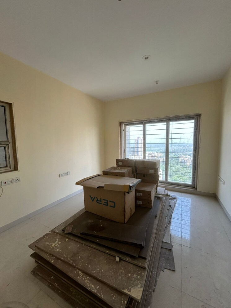 Room, ghodbunder road 3 Bedroom 900 Sq.Ft. Apartment In Ghodbunder Road Thane 9306428