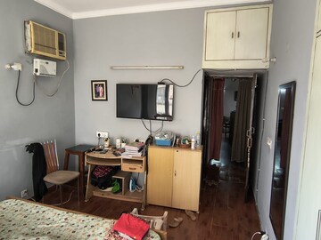 Bedroom in 3 BHK Apartment at Shipra Sun Tower, Shipra Suncity – for Sale