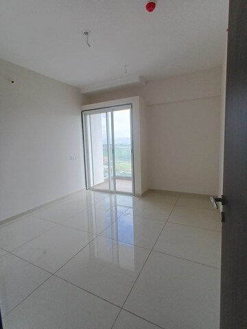 Room in 3 BHK Apartment at Yashwin Orrizonte, Kharadi – for Rent