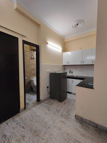 Kitchen in 1 BHK Builder Floor at Sushant Lok ii – for Rent