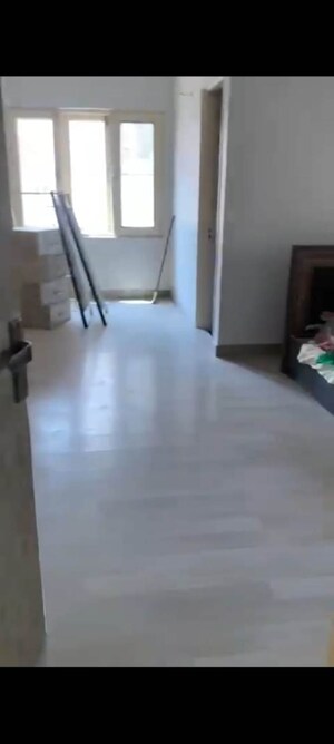 Room in 5 BHK Independent House at Adarsh Nagar – for Rent