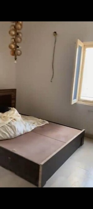 Room in 5 BHK Independent House at Adarsh Nagar – for Rent