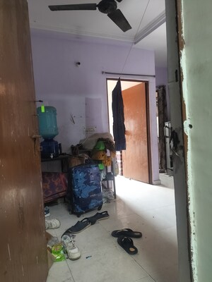 Room in 2 BHK Apartment at Katwaria Sarai – for Rent