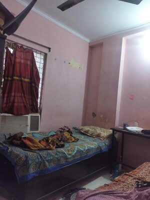 Bedroom in 2 BHK Apartment at Katwaria Sarai – for Rent