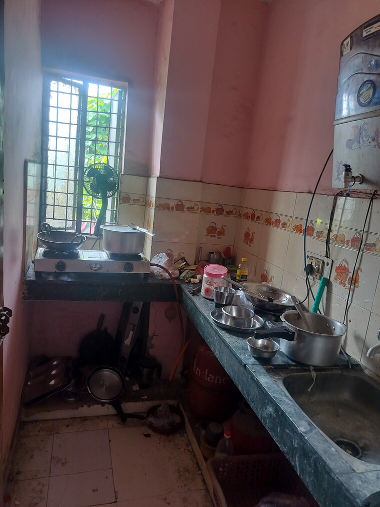 Kitchen, katwaria sarai 2 Bedroom 750 Sq.Ft. Apartment In Katwaria Sarai Delhi 9306466