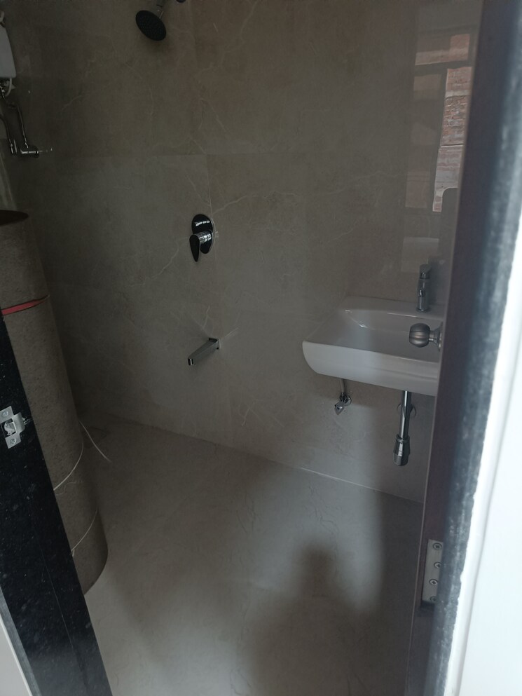 Bathroom, shree-abhishek-chs 1 Bedroom 600 Sq.Ft. Apartment In Kandivali West Mumbai 9306465