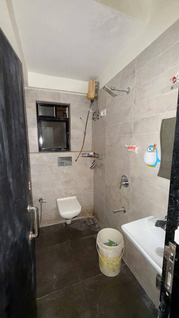 Bathroom, shiv-archana-apartment 2 Bedroom 650 Sq.Ft. Apartment In Malad East Mumbai 9306459