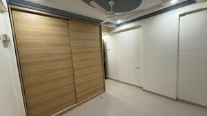 2 BHK Apartment For Rent in Shiv Archana Apartment, Malad East