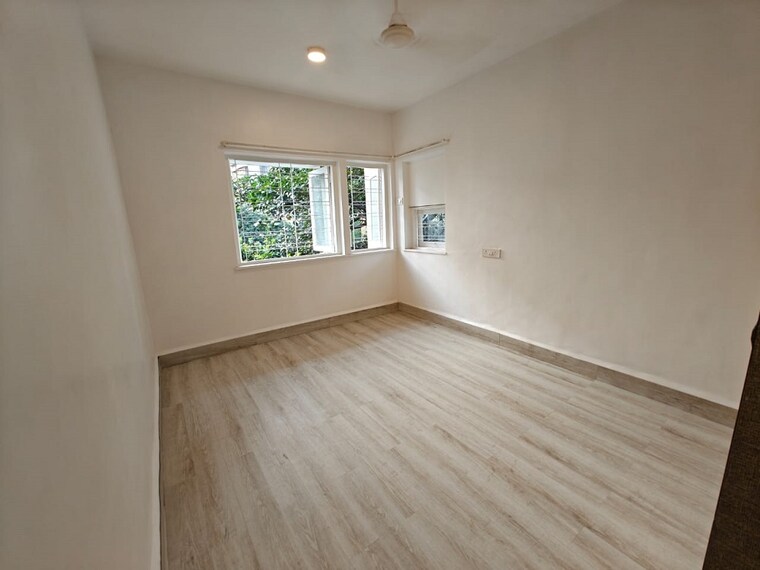 Room, bandra west 2 Bedroom 750 Sq.Ft. Apartment In Bandra West Mumbai 9306474