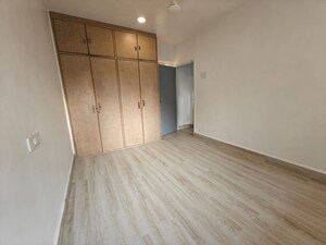 Room in 2 BHK Apartment at Bandra West – for Rent