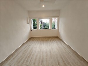 Room in 2 BHK Apartment at Bandra West – for Rent