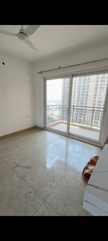 Room in 3 BHK Apartment at ATS Le Grandiose, Sector 150 – for Rent