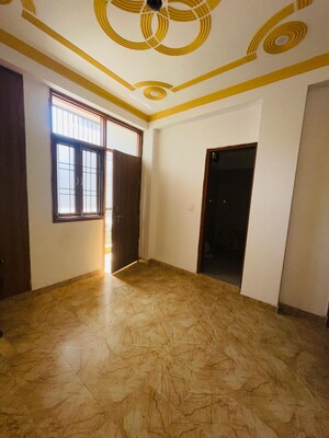 Room in 2 BHK Builder Floor at Sultanpur – for Sale