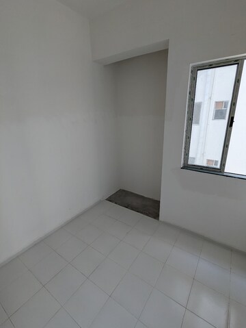 Room in 3 BHK Apartment at Eden Solaris Joka, Bishnupur – for Rent