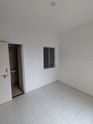 Room in 3 BHK Apartment at Eden Solaris Joka, Bishnupur – for Rent