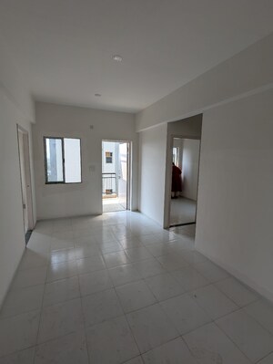 Room in 3 BHK Apartment at Eden Solaris Joka, Bishnupur – for Rent