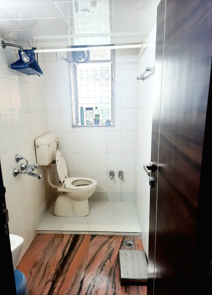 Bathroom, indraprastha-chs-malad 2 Bedroom 700 Sq.Ft. Apartment In Malad East Mumbai 9306522