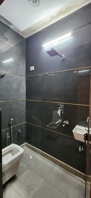 Furnished Amenities in 3 BHK Builder Floor at Dwarka Mor – for Rent