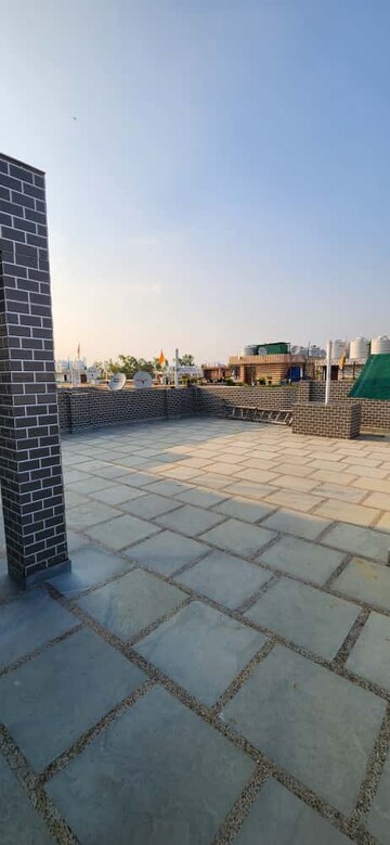 Parking in 3 BHK Builder Floor at Dwarka Mor – for Rent