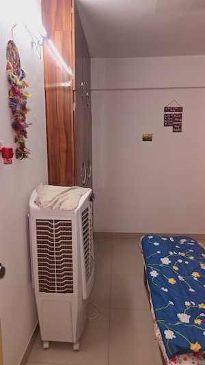 Bedroom in 2 BHK Apartment at Kharadi – for Rent