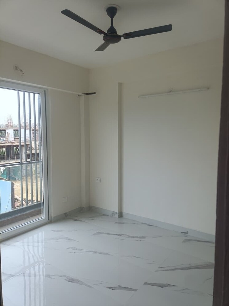 Room, smart-world-gems 3.5 Bedroom 1400 Sq.Ft. Apartment In Sector 89 Gurgaon 9306555