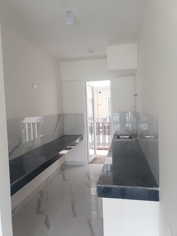 Kitchen, smart-world-gems 3.5 Bedroom 1400 Sq.Ft. Apartment In Sector 89 Gurgaon 9306555