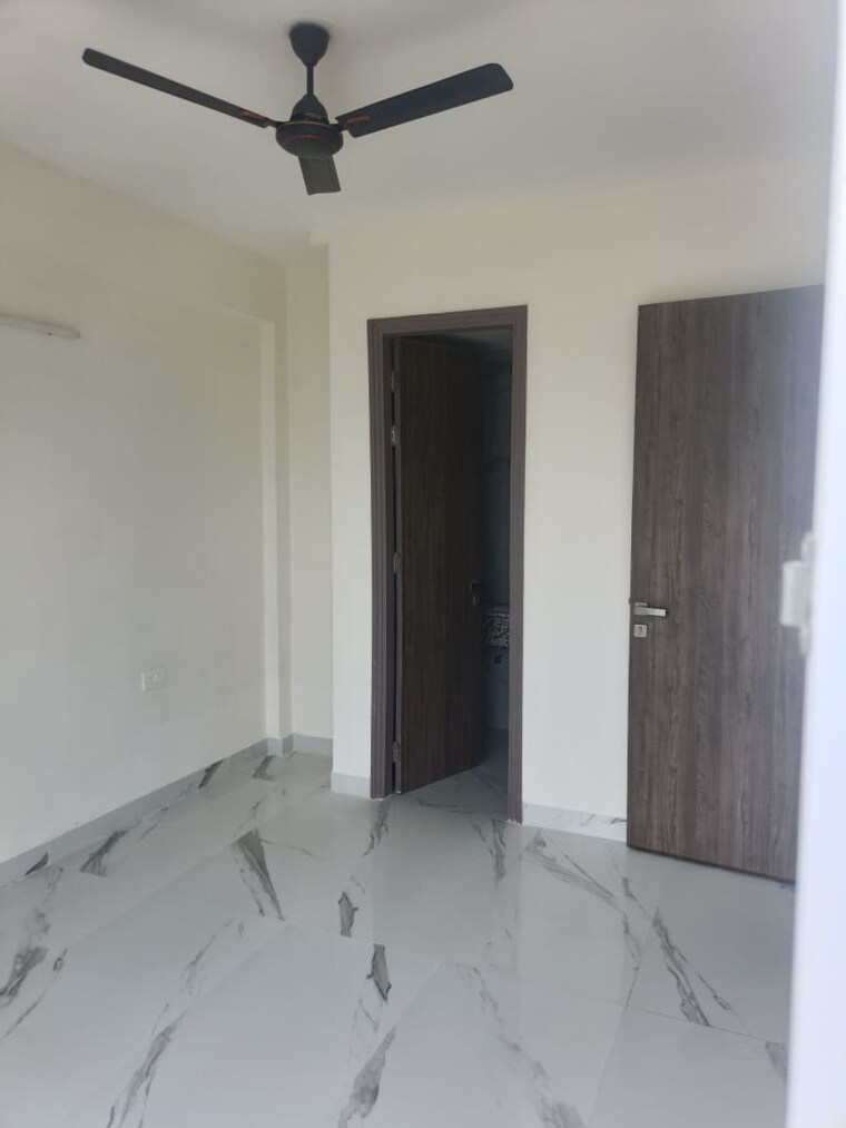 Room, smart-world-gems 3.5 Bedroom 1400 Sq.Ft. Apartment In Sector 89 Gurgaon 9306555