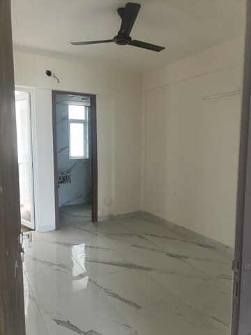 Room in 3.5 BHK Apartment at Smart World Gems, Sector 89 – for Rent