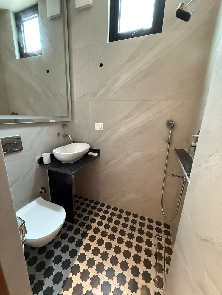 Bathroom, lajpat nagar ii 2 Bedroom 900 Sq.Ft. Builder Floor In Lajpat Nagar ii Delhi 9306574