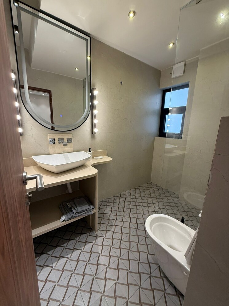 Bathroom, lajpat nagar ii 2 Bedroom 900 Sq.Ft. Builder Floor In Lajpat Nagar ii Delhi 9306574