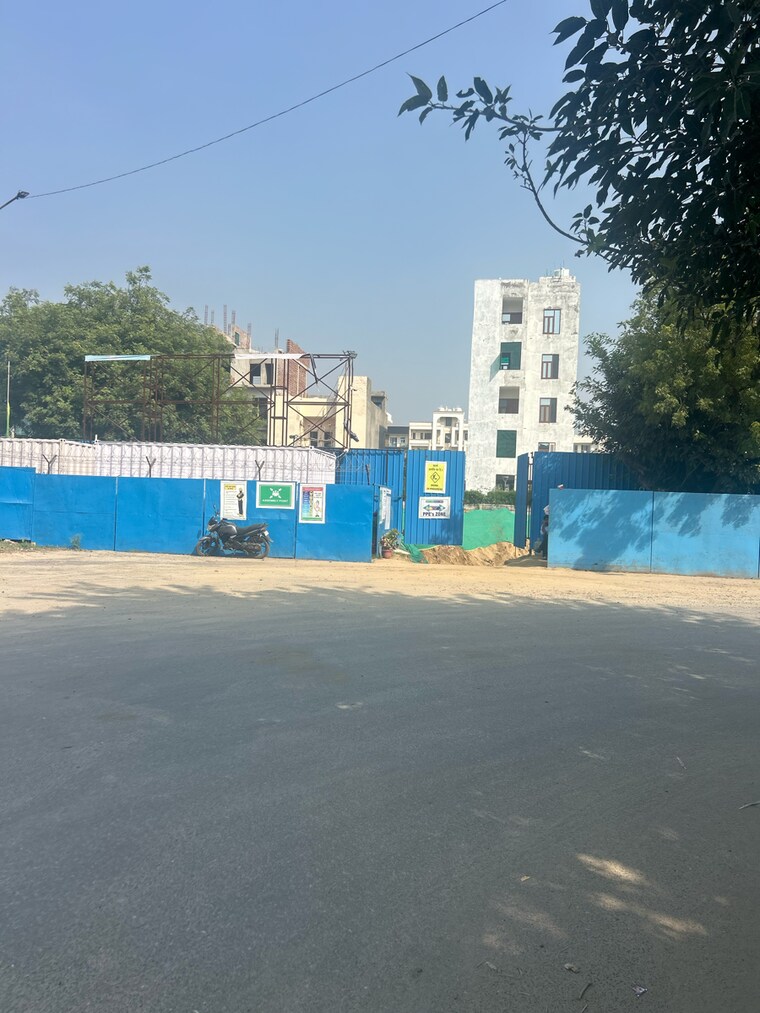 Swimming Pool, arttech-maulshree-heights Commercial Shop 648 Sq.Ft. In Sector 84 Faridabad 9306589