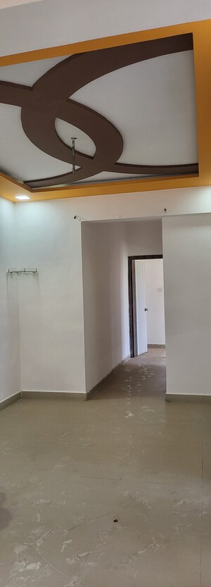 Room in 3 BHK Apartment at Amli Industrial Estate – for Rent