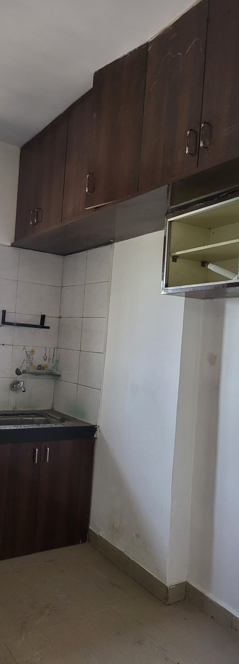 Kitchen, amli industrial estate 3 Bedroom 1700 Sq.Ft. Apartment In Amli Industrial Estate Silvassa 9306615