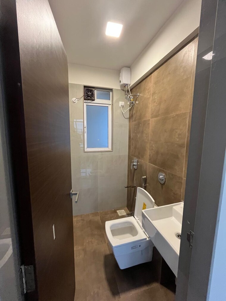 Bathroom, malad west 2.5 Bedroom 1150 Sq.Ft. Apartment In Malad West Mumbai 9306606