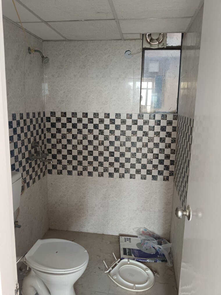 Bathroom, signature-global-synera 1 Bedroom 432 Sq.Ft. Apartment In Sector 81 Gurgaon 9306617