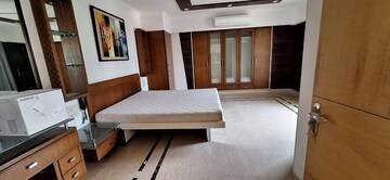 Bedroom in 4 BHK Apartment at Juhu Scheme, Juhu – for Rent