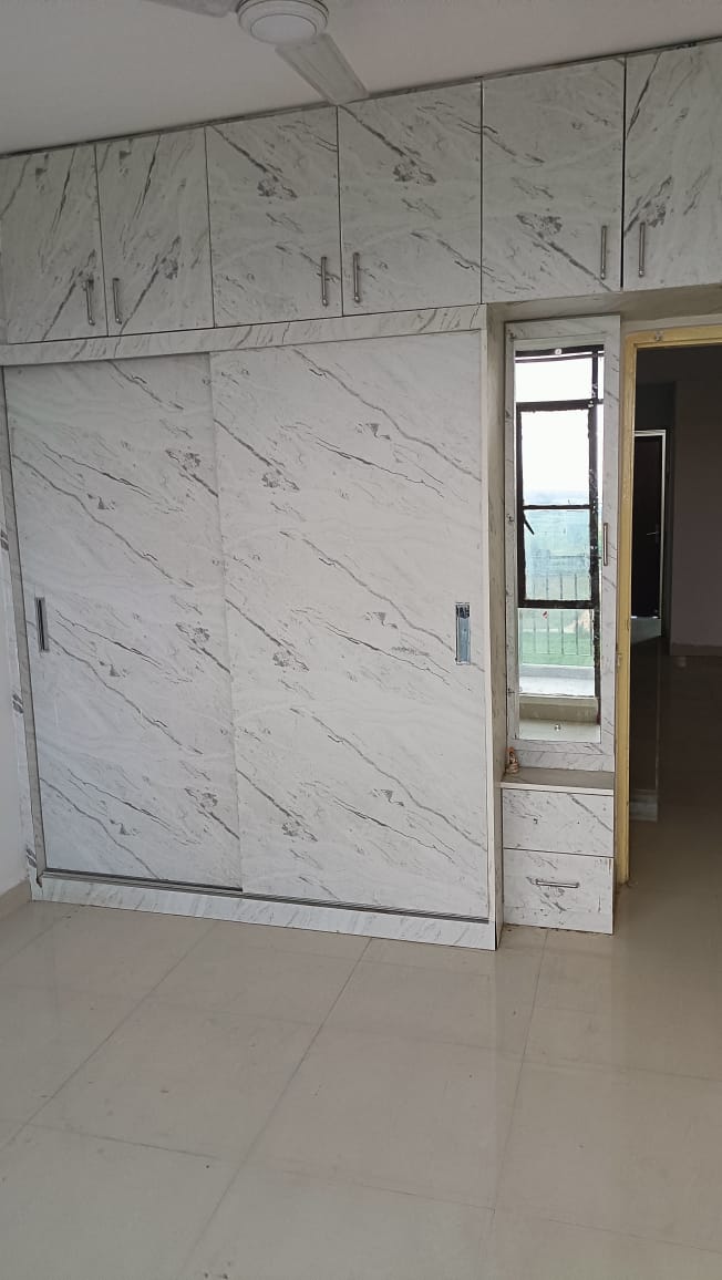 2 BHK + Extra Room Apartment For Rent in Signature Global Synera