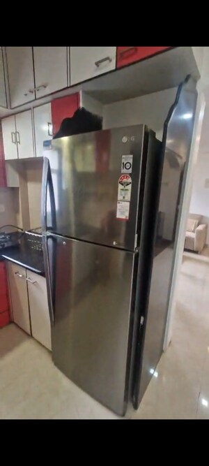 Furnished Amenities in 2 BHK Apartment at Shivgiri CHS Andheri, Andheri West – for Rent