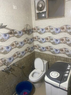 Parking in 2 BHK Builder Floor at Ansal Palam Triangle, Palam Vihar Extension – for Rent