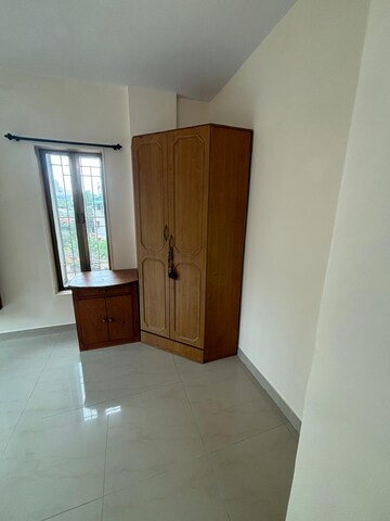 Room in 1 BHK Apartment at Raunak Heights, Ghodbunder Road – for Rent