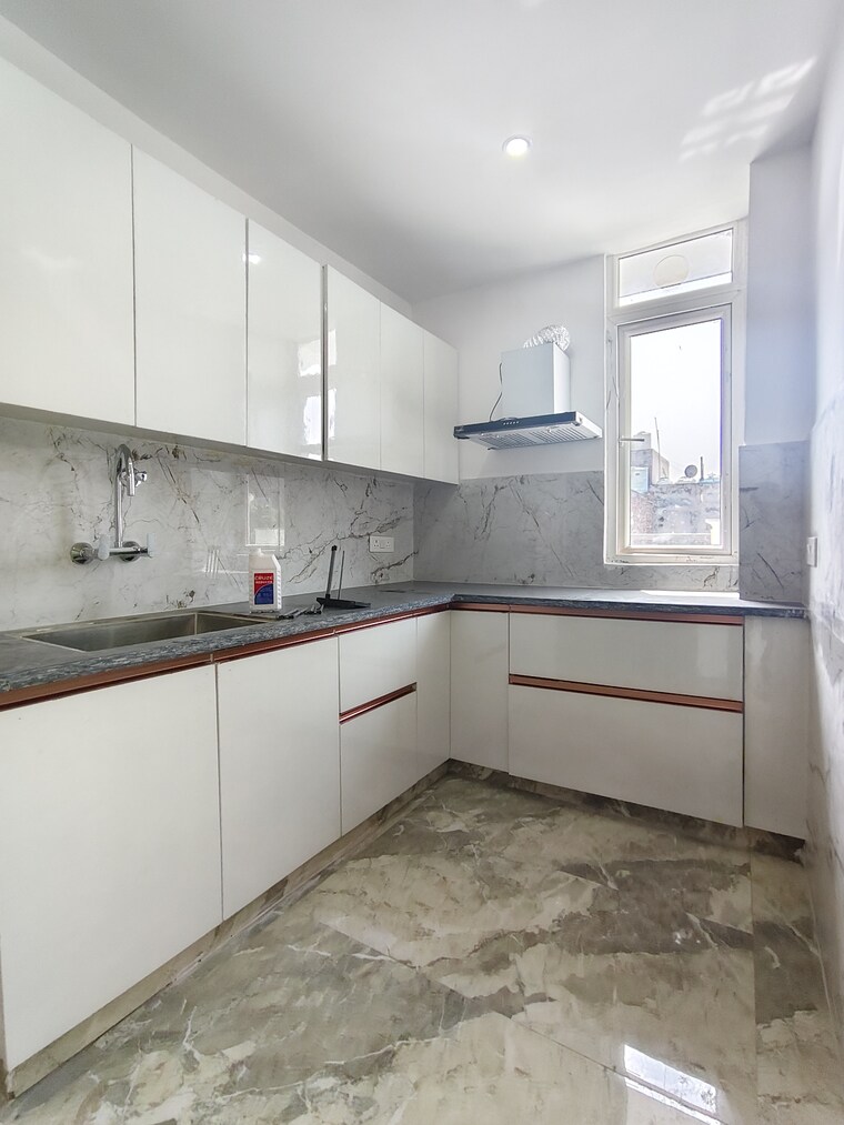 Kitchen, freedom fighters enclave 3 Bedroom 1800 Sq.Ft. Apartment In Freedom Fighters Enclave Delhi 9306747